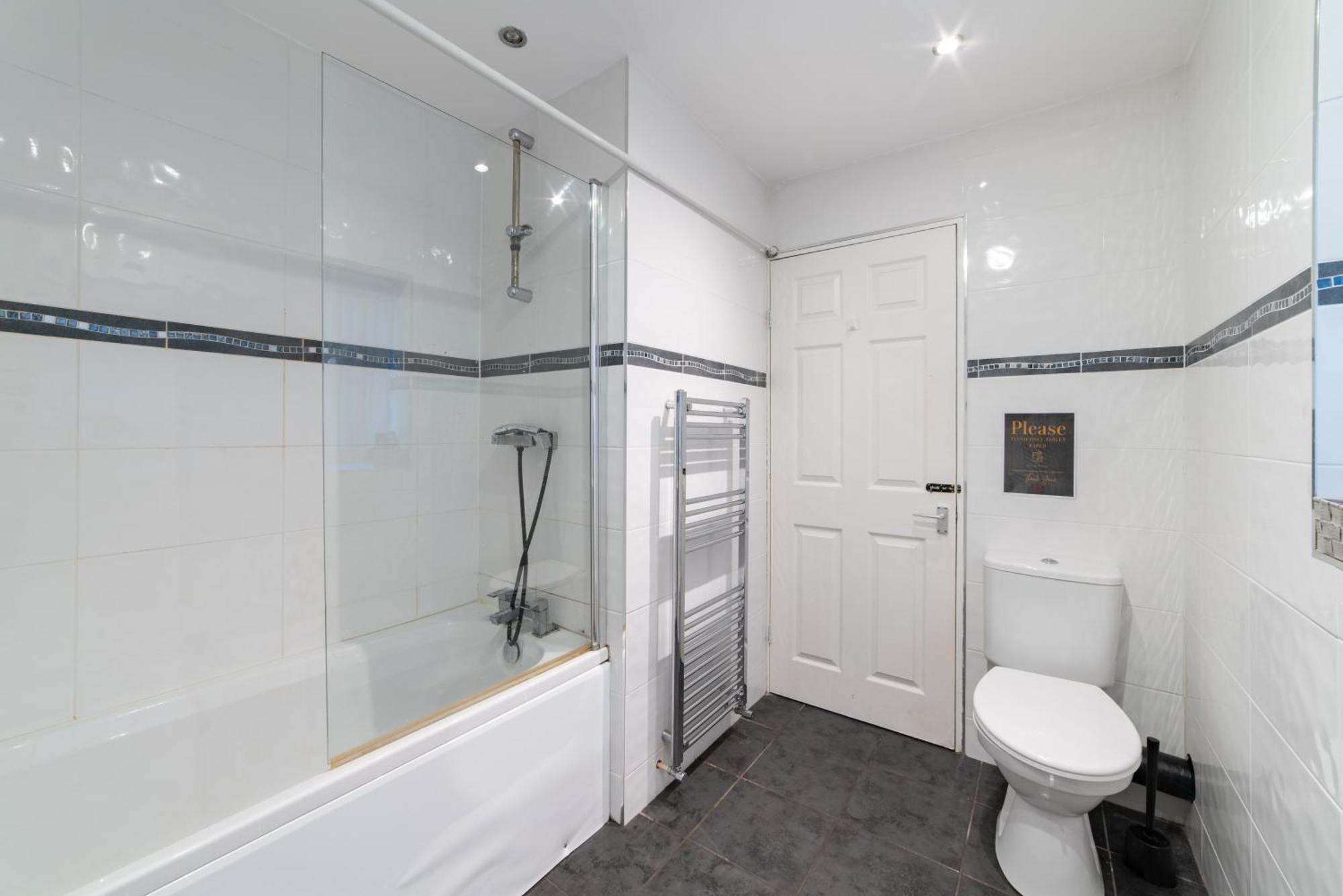 Cozy Rooms In Shared Accommodation Near Anfield Stadium With Parking And Wifi リヴァプール エクステリア 写真
