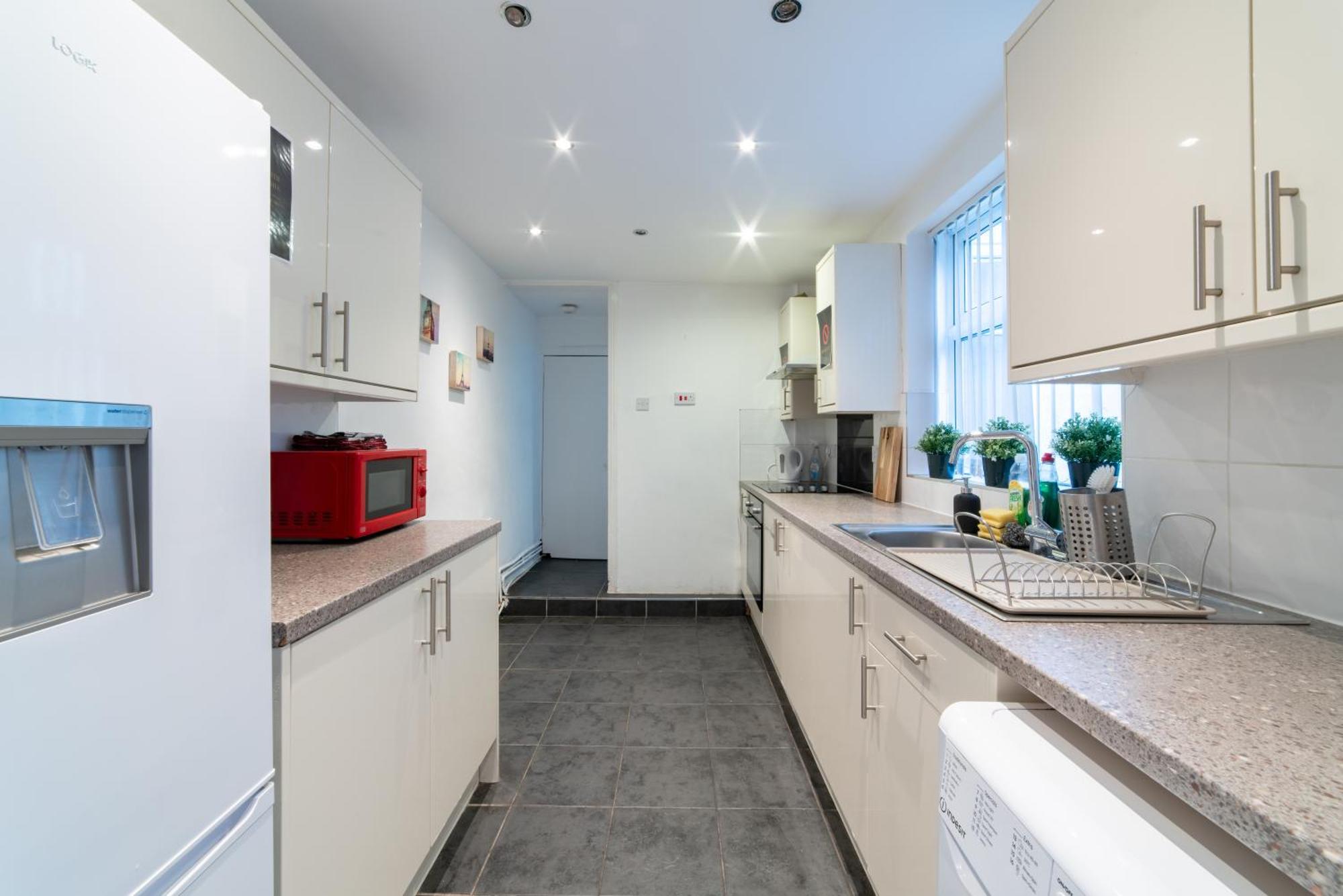 Cozy Rooms In Shared Accommodation Near Anfield Stadium With Parking And Wifi リヴァプール エクステリア 写真