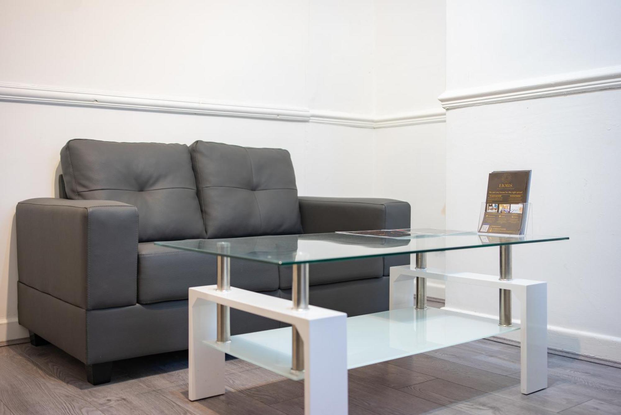 Cozy Rooms In Shared Accommodation Near Anfield Stadium With Parking And Wifi リヴァプール エクステリア 写真