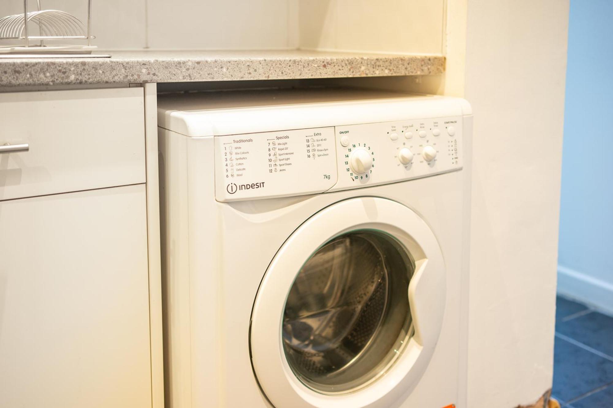 Cozy Rooms In Shared Accommodation Near Anfield Stadium With Parking And Wifi リヴァプール エクステリア 写真